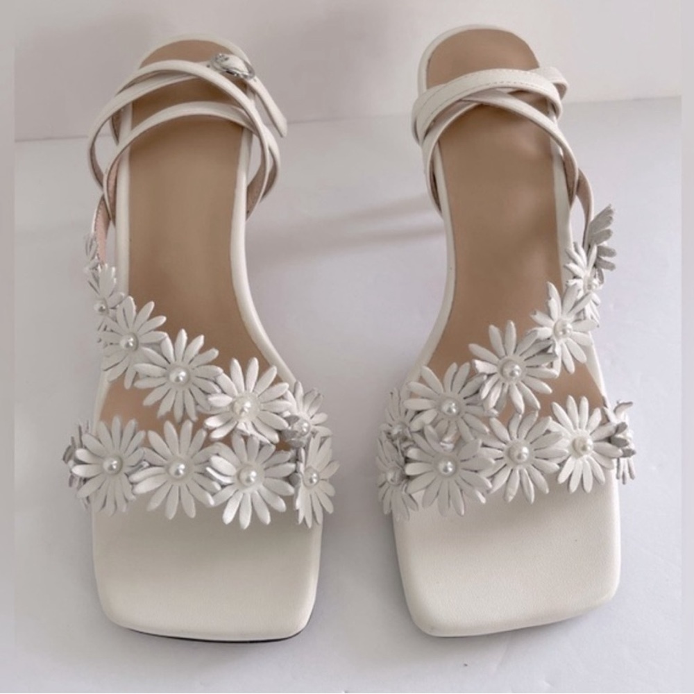 Women’s Poppy Flower Sandals Ankle Strap Mid Heel Shoes Size 220 or 5.5 US New - Picture 5 of 8